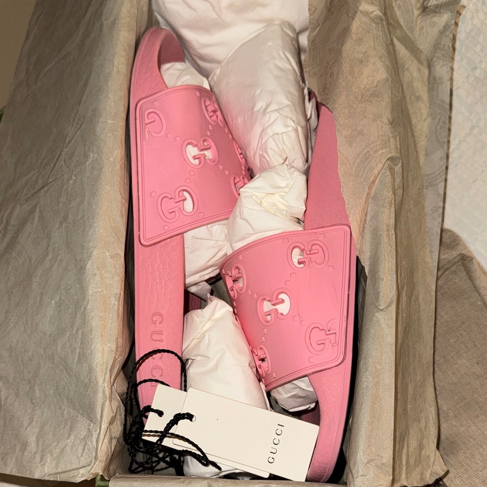 Gucci Pink Logo Slides EUC - Picture 6 of 6